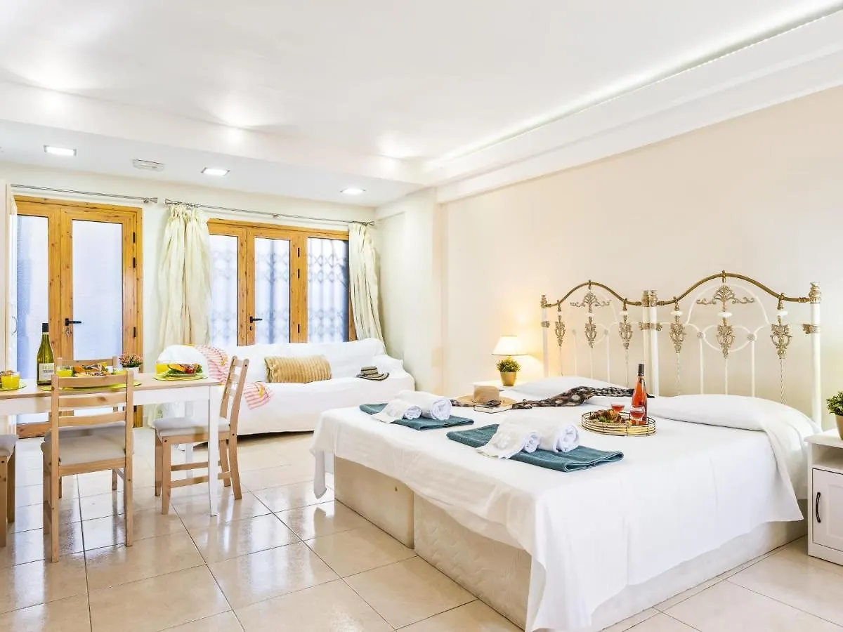 324 Shopping Centre Pueblo Canario Apartman Playa de las Américas Spanyolország